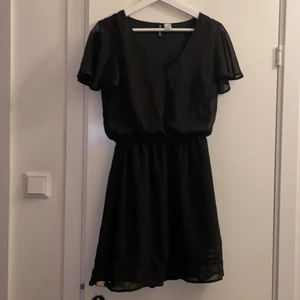 Klänning - Passar både på sommaren & vintern 