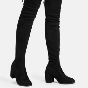 Overknees - Säljer mina overknees då dom inte är till användning, använd dessa endast 2 gånger. Dom är i super fint skick, för mer info/bilder skriv gärna till mig. Storlek 38 men passar mer 37