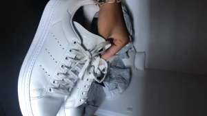 Adidas Stan Smith - Adidas Stan Smith med lite högre sula i storlek 40 2/3. Som nya och endaste testade då det tyvärr är för små för mig. Nypris 1199kr. Toppen skick! Kan fraktas.