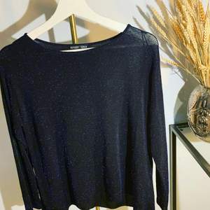 New zara top, size s. Shipping paid by buyer
