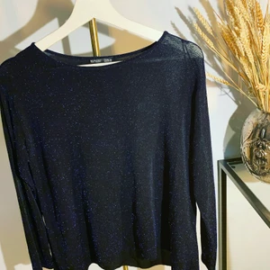 Zara blus topp blä glittrig  - New zara top, size s. Shipping paid by buyer