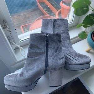 vintage heels - snygga thrifted heels, säljer pga inte min stil, oanvänt💕