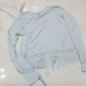 Blå somrig top - Blå somrig top med fina detaljer 