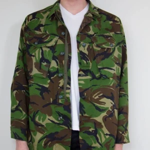  - Militärjacka som är helt fantastisk!