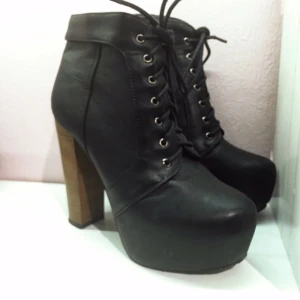  - Skor från TIAMO. Bra skick! 