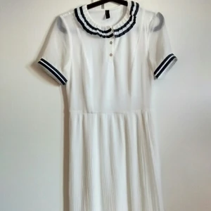  - Vero Moda, perfekt skick, 100% polyester.