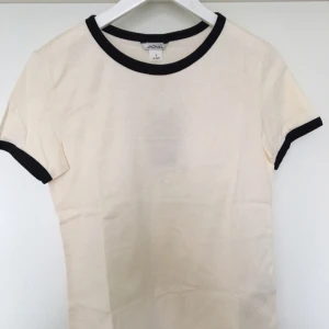  - Helt ny T-shirt från Monki!!!🖖🏼✌🏼️✨✨💕