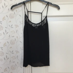  - Fin blus från H&M. Aldrig använd