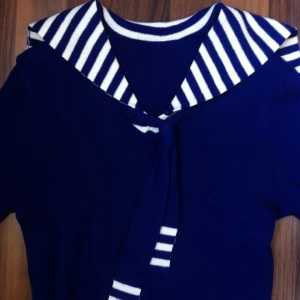  - 🔷Underbar & superfin sjömanströja🔷

• Storlek: XS-S med stretch 
• Märke: okänt
• Material: bomull/ull (?)
• Skick: Använd fåtal gånger, superfint skick
• Övrigt: Inga skavanker funna
• Frakt: 28kr