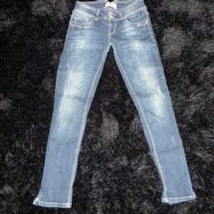 Jeans från LTB. Köpta på nätet för 450kr.Använda 1-2 gånger, som nya.