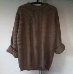 Militärgrön bekväm & mysig tröja! - Militärgrön bekväm & mysig tröja!