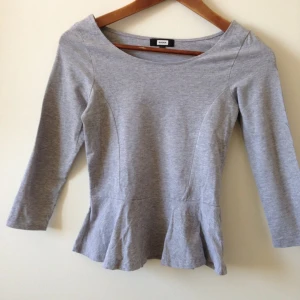 Söt grå topp, använd endast ett fåtal gånger  - Söt grå topp, använd endast ett fåtal gånger 