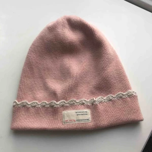  - Mössa från oss molly