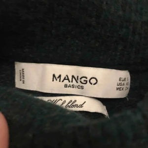  - Fin mörk grön tröja från mango, säljer för jag köpte fel storlek 