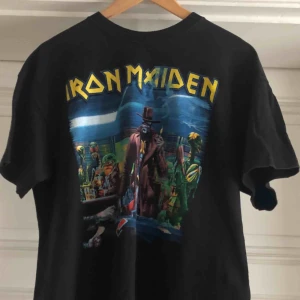  - Iron Maiden bandtröja. Kan hämtas i Uppsala eller skickas mot fraktkostnad