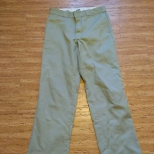  - Dickies i original fit 874. Nästan helt nya! 