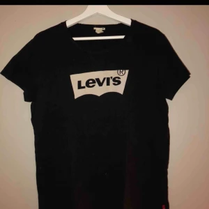  - Oversize t-shirt passar perfekt till xs och s om man vill ha den oversize. Unisex. Passar självklart även på M och L 