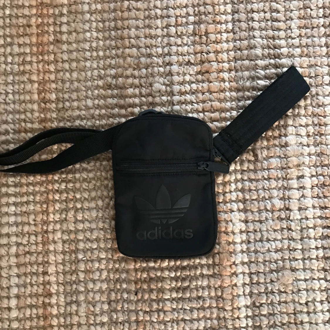 Adidas ”magväska”  - 91