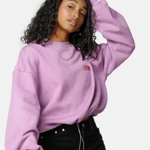 Tröja  - Endast testad o säljs pga inte min stil💕  Slutsåld på hemsidan! frakt 63 kr 🚚 📦 