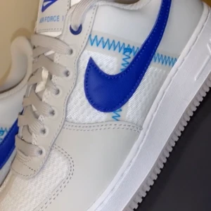 Nike air force 1 - Storlek 41. Säljs på grund av att jag aldrig använder dem. Första bilden är när dem är helt nya och 2-3 är nu. Alltså är dem inte i nyskicka men dem är inte heller slitna på något sätt.