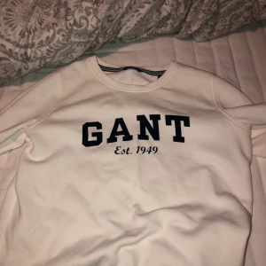 sweatshirt  - en superfin swetshirt från gant som inte kommit till använding och helt oanvänd, köparen står för frakt 