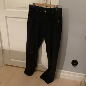 Vailent loose jeans svart - Snygga vailent loose skate jeans säljes. Stl. XL. Köpare står för frakt.