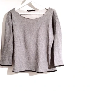  - Mysig tröja från Zara behöver ny ägare, använd kanske 3 gånger, helt i nyskick