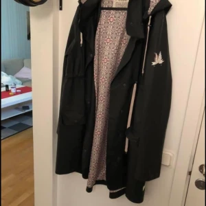 Odd Molly regnjacka  - Säljer min regnjacka i nyskick använd max 4 gånger trivs inte i den som ja trodde 