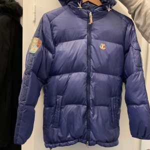 Dolomite  - Säljer sambos dolomite jacka barn storlek 164