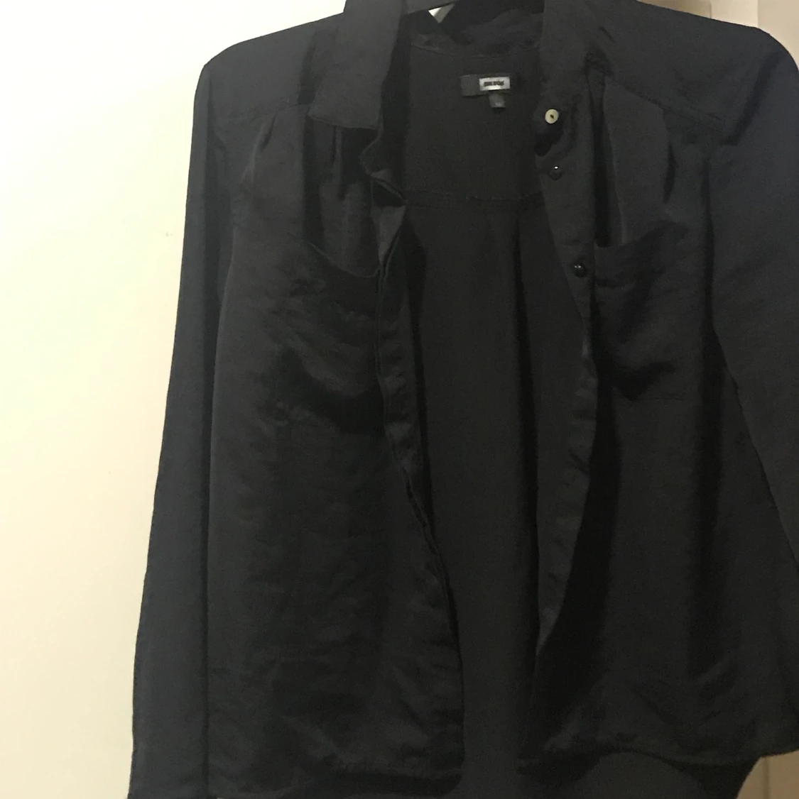 Svart skjorta