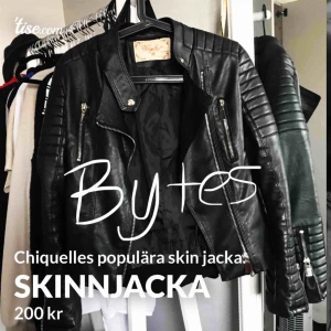  - Hej! Någon som har en storlek 40 i denna jacka och vill ha en 38? Jag är vanligen en s men denna är liten i storleken så vill gärna ha en större. 🧥🧥✨