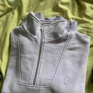  - Väldigt skön och i bra skick! Passar S/M. Frakt tillkommer