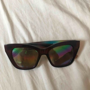  - Säljer dessa fina solglasögon från bikbok🌈