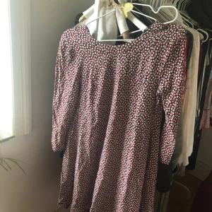  - Snygg klänning/tunika från hm! Är en 36:a men funkar även för en 34:a 🌼