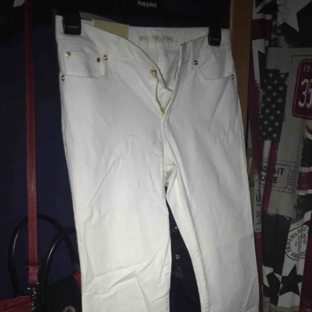Vita jeans från Michael kors!. Jeans & Byxor.