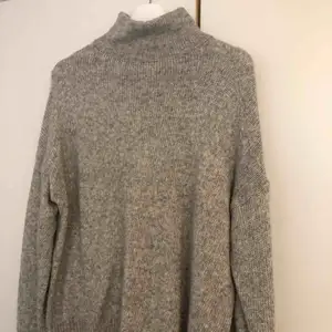 Stickad tröja från NA-KD i fint skick ✨ Köpare står för frakt eller möts upp i Göteborg