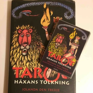  - Tarotbok med tillhörande kort. Oläst. Priset är inkl frakt 🌸
