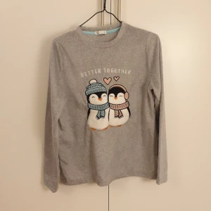 Mysig tröja - Supermysig tröja, aldrig använd då jag fick den i julklapp och den dessvärre var för liten. 