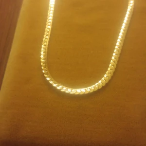 Guldpläterad silverkedja dam - Silverkedja 925. Guldpläterad 18K. 45 cm lång Mycket snygg ocjh iögonenfallande. I nyskick
