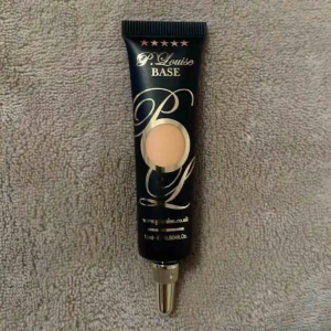  - P Louise base i färgen 03  Endast provad men säljer då den var för mörk för mig