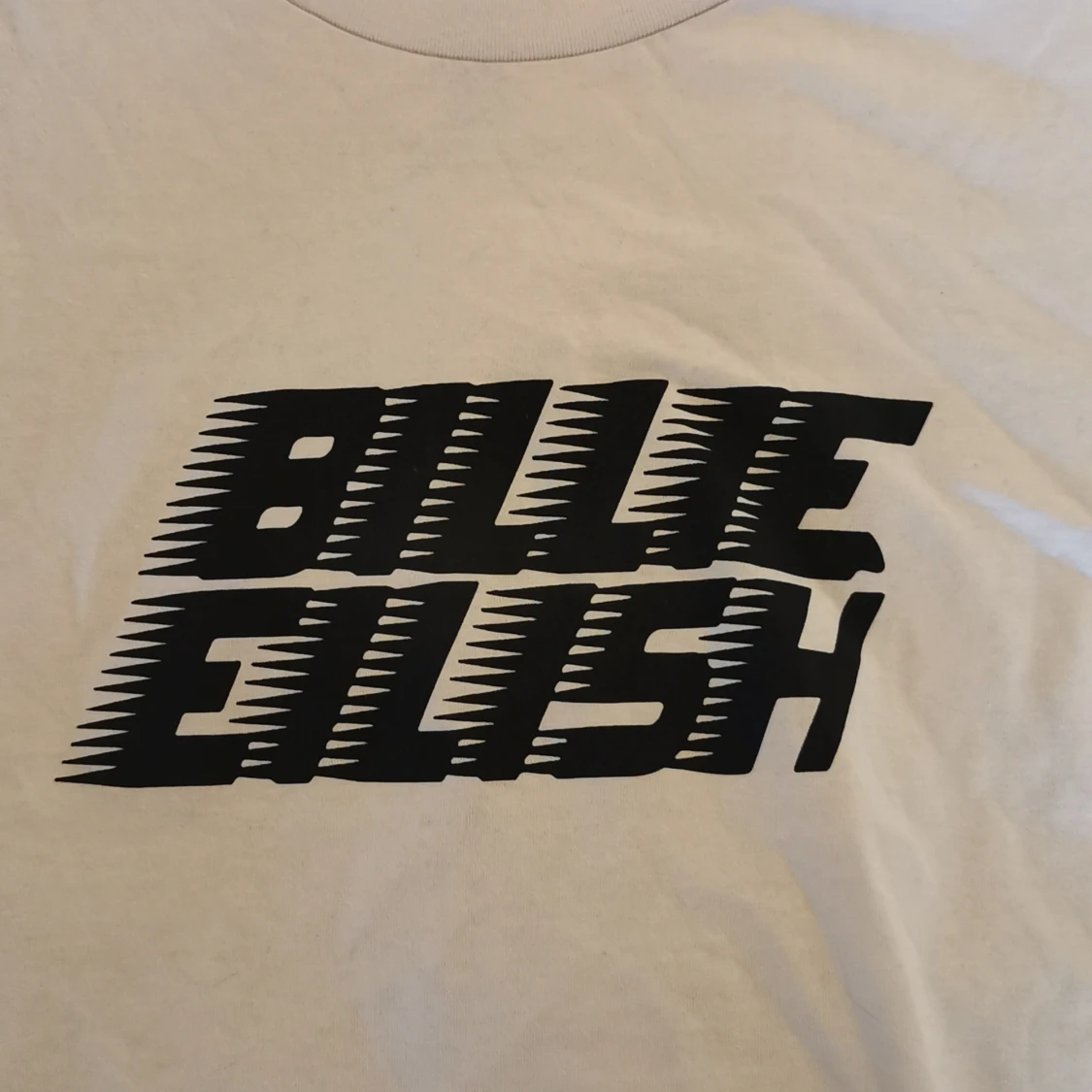 billie eilish tisha - 90