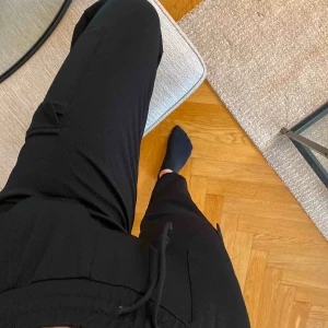  - Snygga sköna mjukisbyxor från Gina, använda en gång. Fickor på sidorna. Köparen står för frakten 🤗