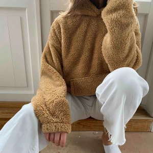  - Teddyhoodie som knappt är använd