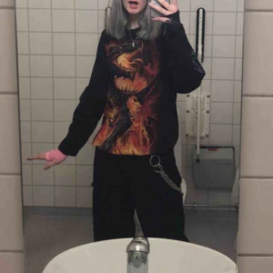  - så fin långärmad tröja från bluefox med drake! kontakta mig för mer bilder, frakt 44kr! :))