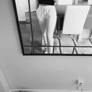  - Ett par linnebyxor, som i nyskick!  Frakt tillkommer 