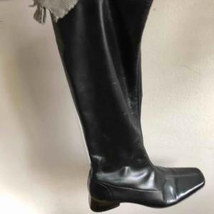  - Skiitsnygga skor som tyvärr är för små för mig. 