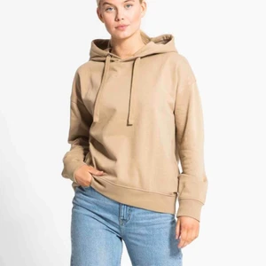  - Beige aktig hoodie från lager 157  Använd fåtal gånger  Förlåt för dålig bild på andra  Hoodiens färg är mörkare i verkligheten än på bilden! 