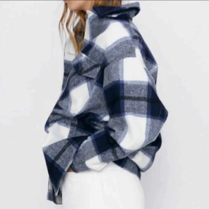  - Säljer denna populära jacka från Zara!