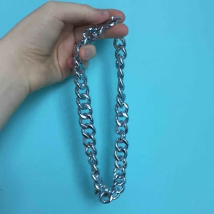  - Så fint tungt vintage kedjehalsband. Silverfärgat! 