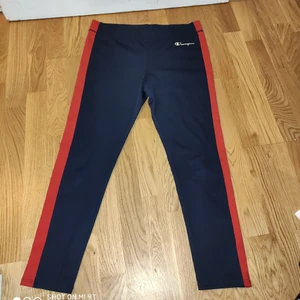 Champion leggings - Storlek L aldrig använda. Sköna träningsbyxor från champion